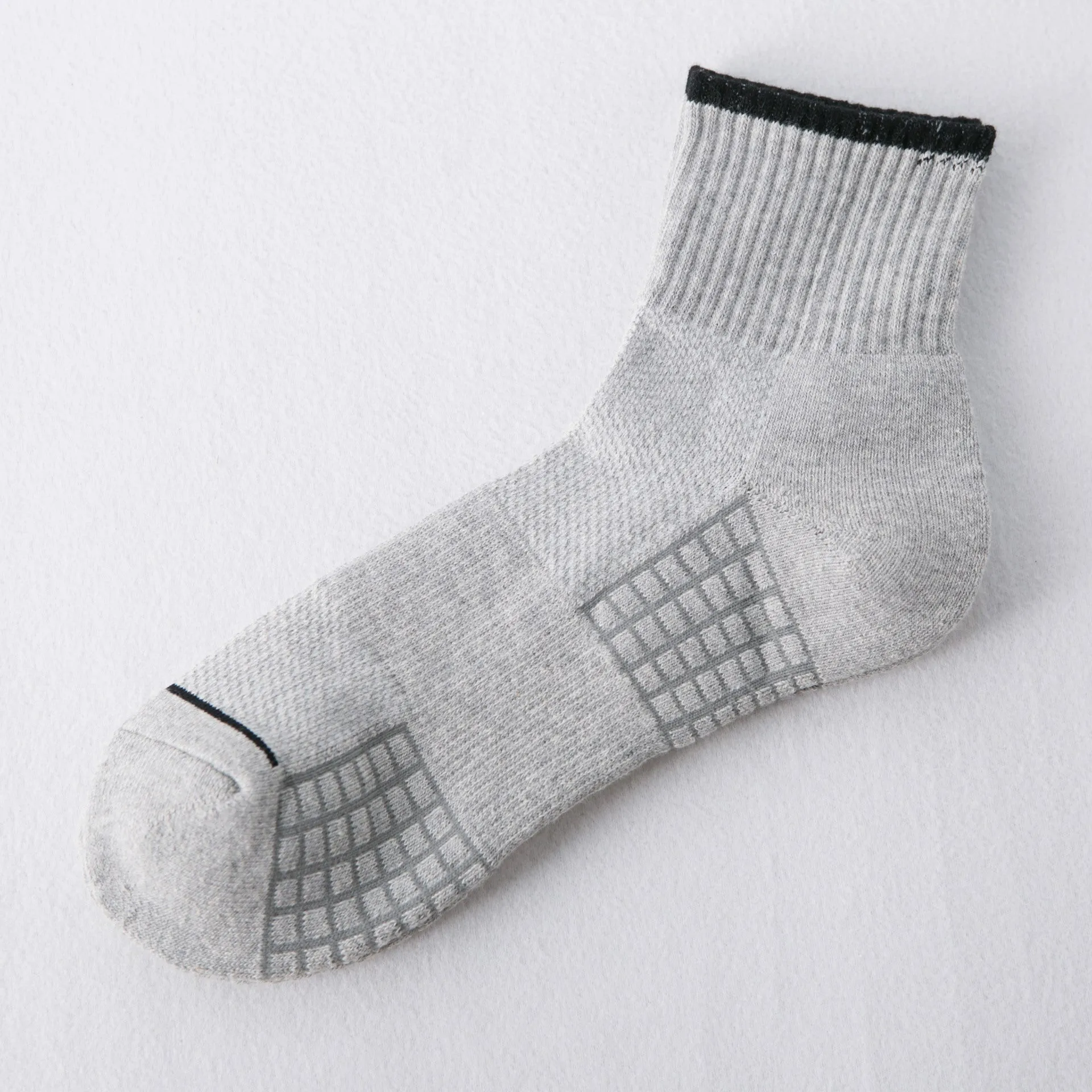 0567 Men's Breathable Sports Socks for Outdoor Camping
