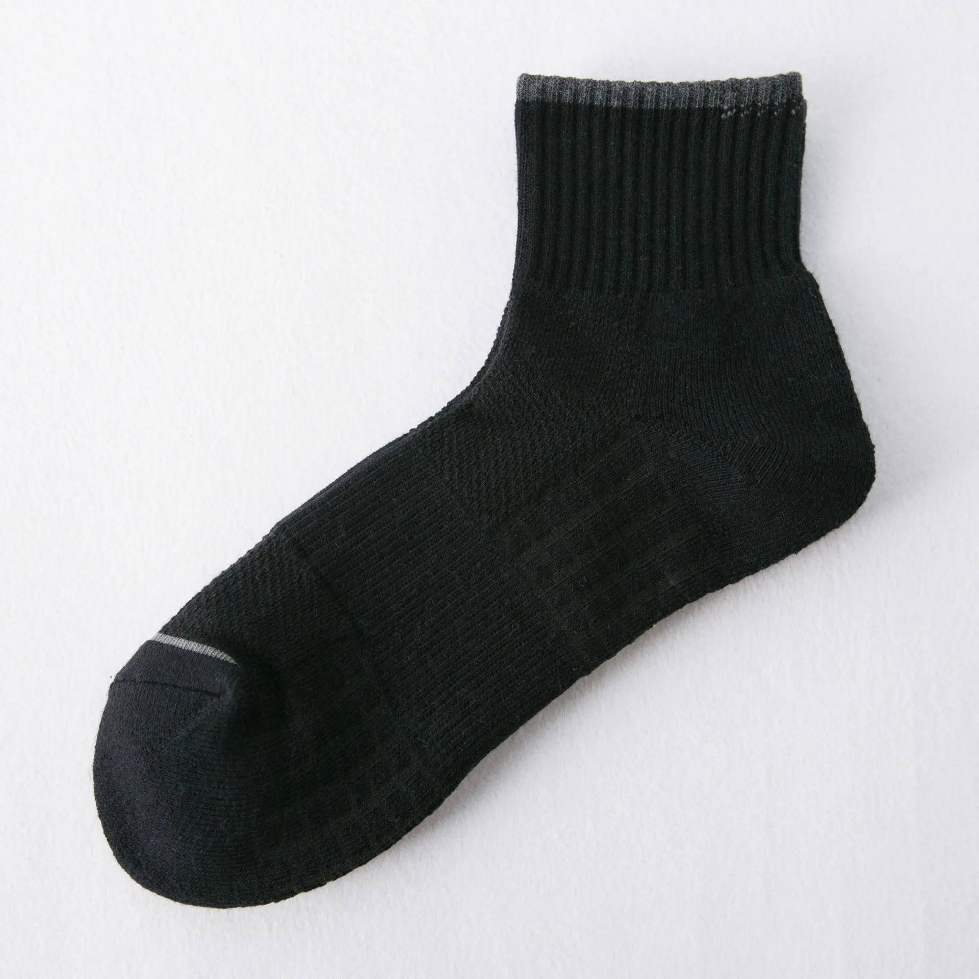 0567 Men's Breathable Sports Socks for Outdoor Camping