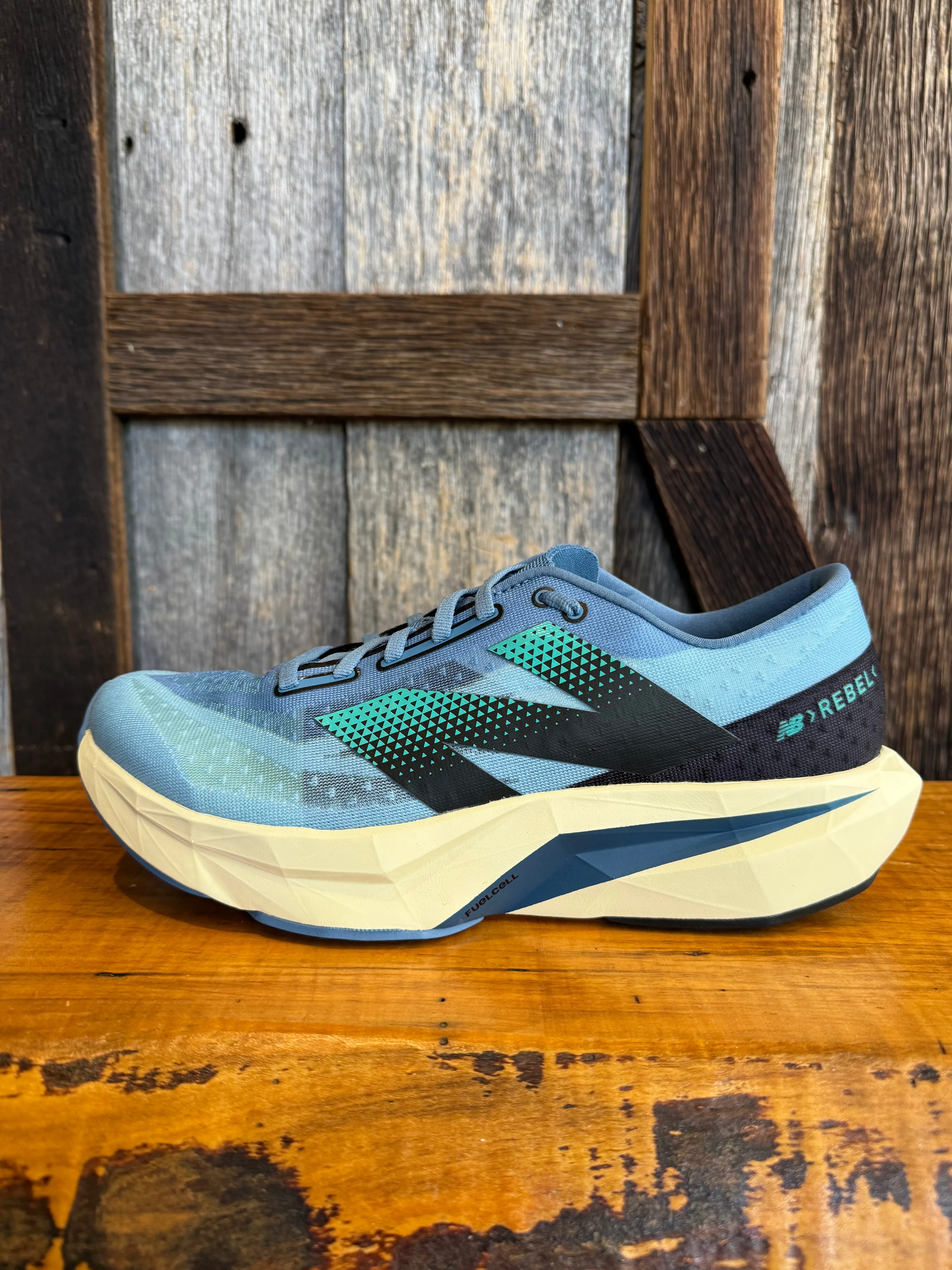 M New Balance FuelCell Rebel v4