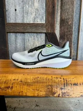 M Nike Vomero 17