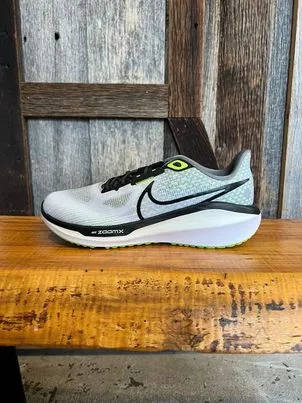 M Nike Vomero 17