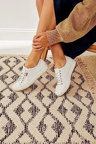 Soft 7 Sneaker - Women